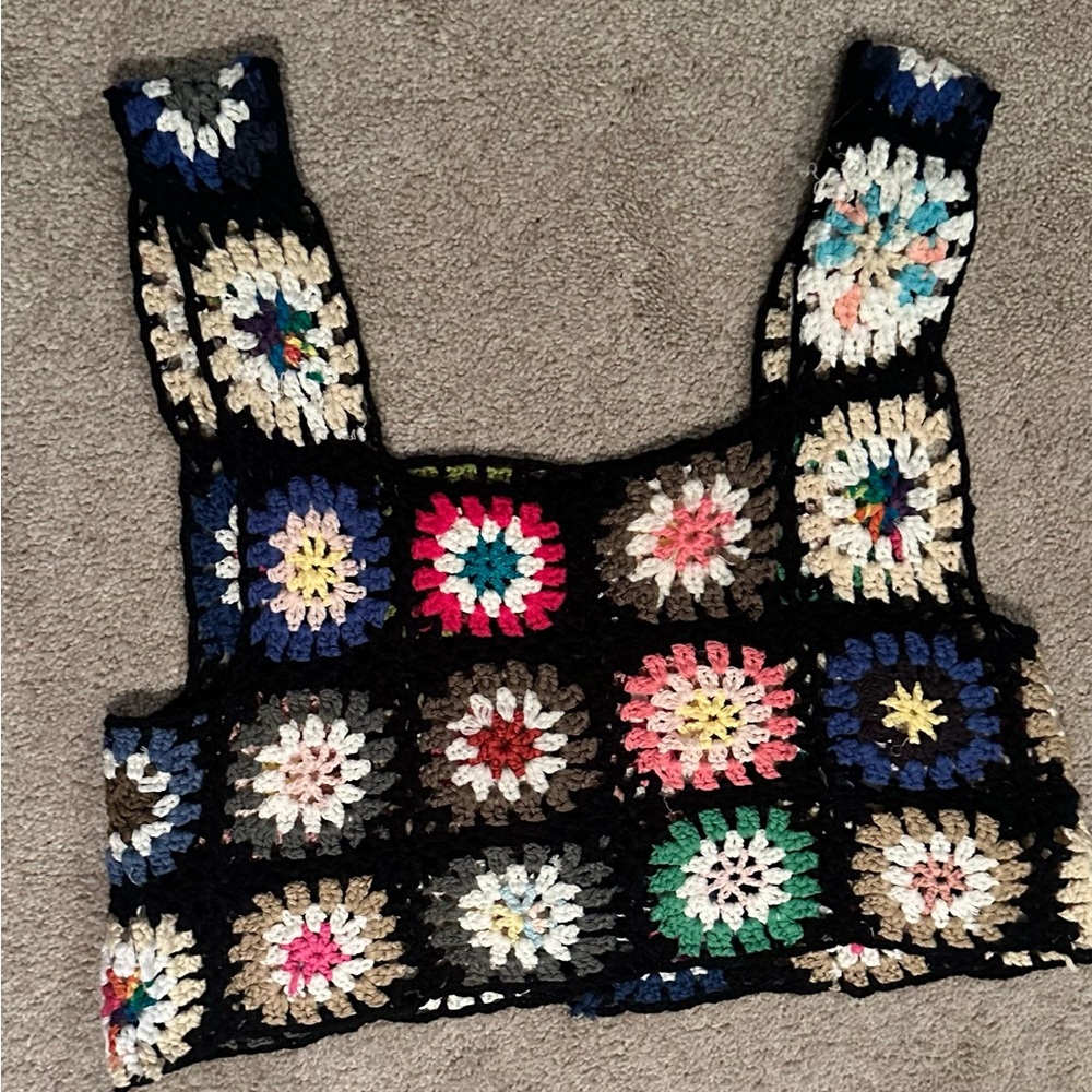 Cropped crochet top -worn once -size S